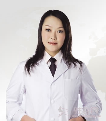 李允怡 